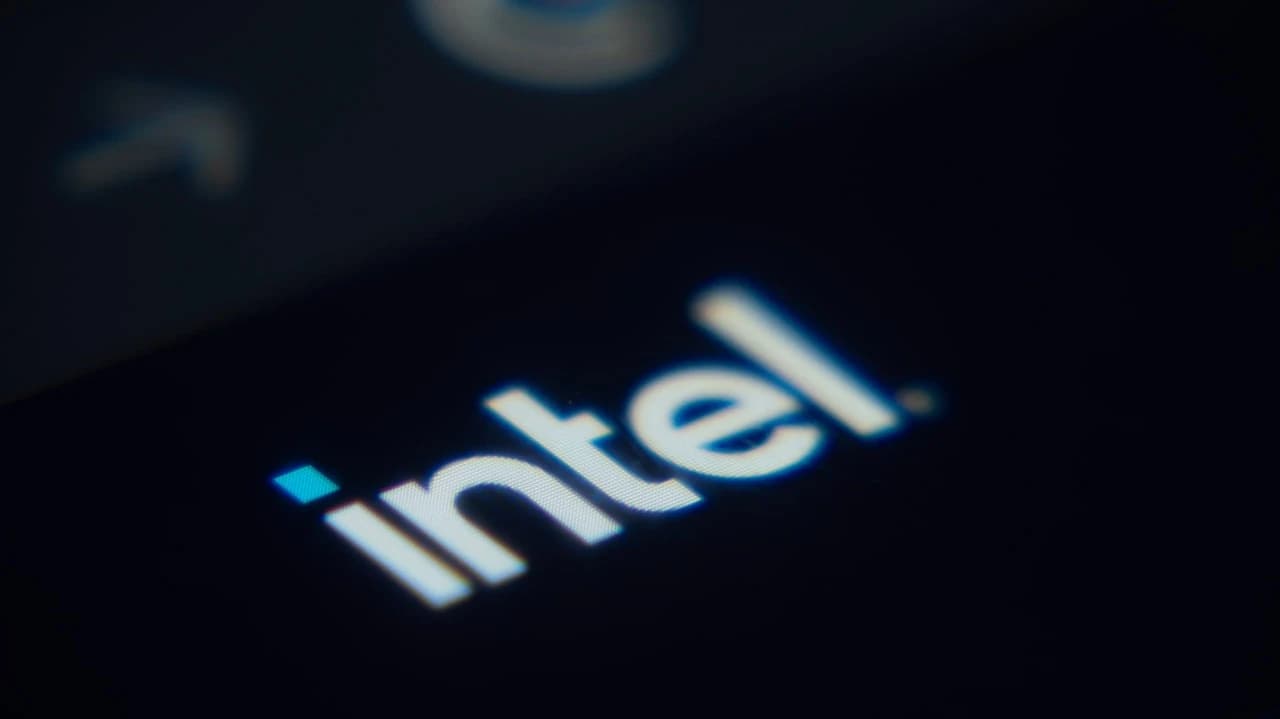 Intel səhmləri güclü hesabatdan sonra 20% bahalaşıb