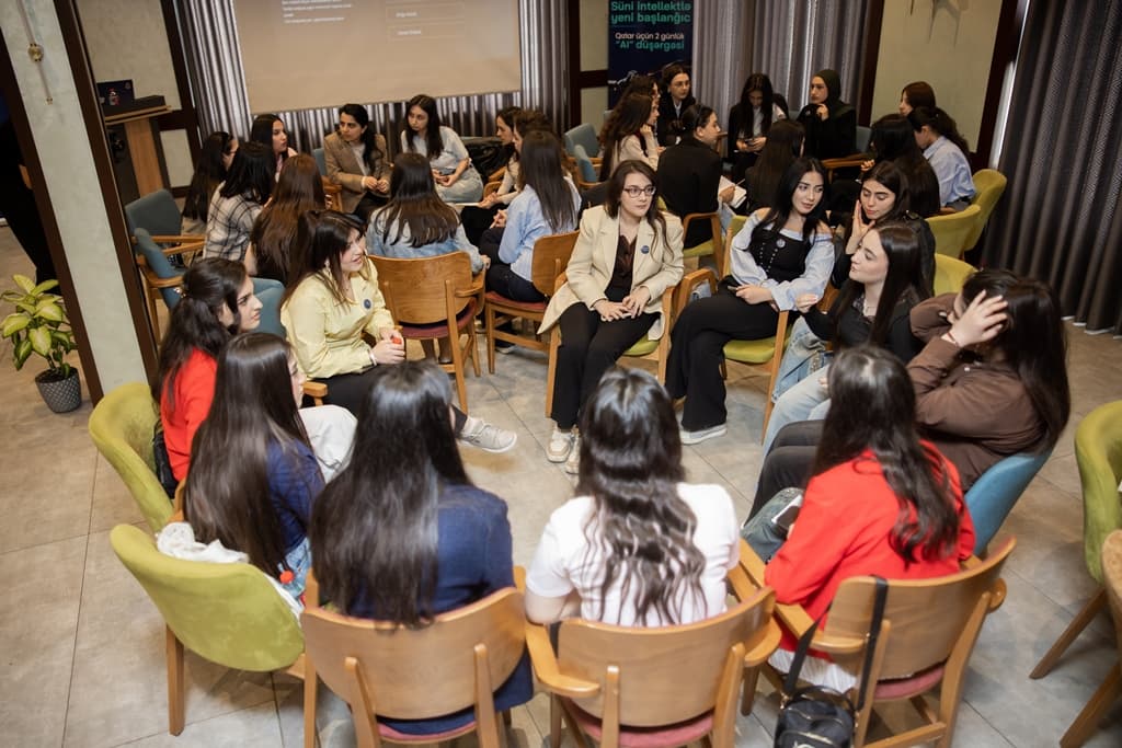 Süni intellektlə yeni başlanğıc: Region gənc qadınları üçün 2 günlük intensiv AI düşərgəsi keçirilib - Şəkil 5
