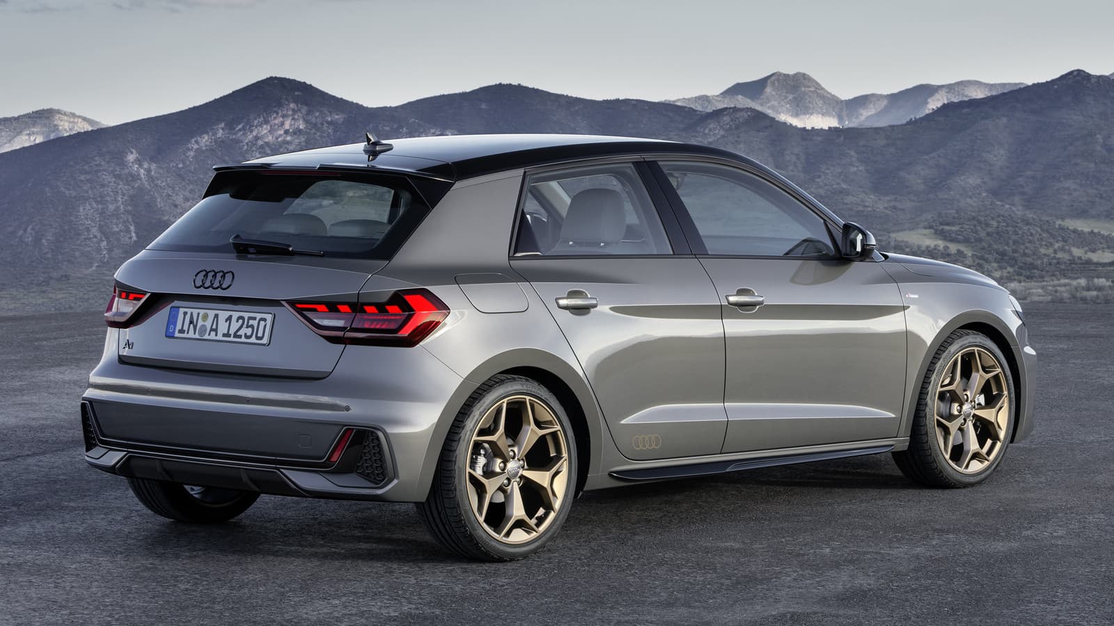 Audi A1 və Q2 istehsalı dayandırıldı - Şəkil 1