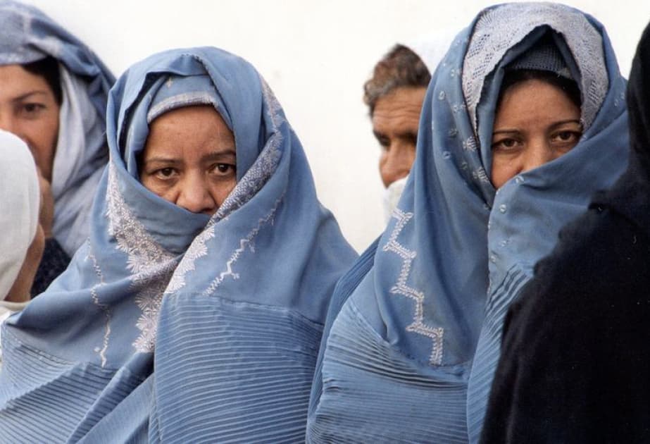 UNICEF: Əfqanıstan 25 mindən çox qadın müəllim və səhiyyə işçisini itirə bilər