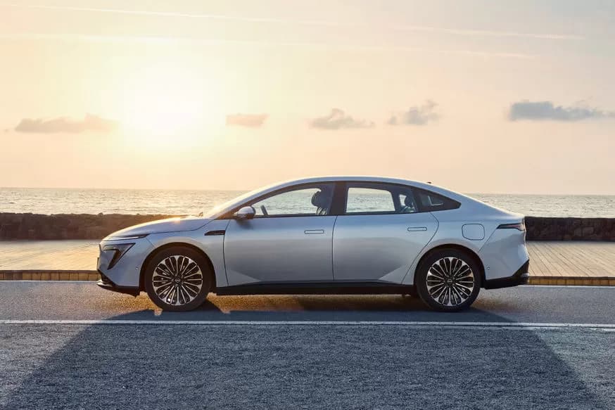 Nissan Primera elektrik sedan kimi yenidən bazara qayıda bilər