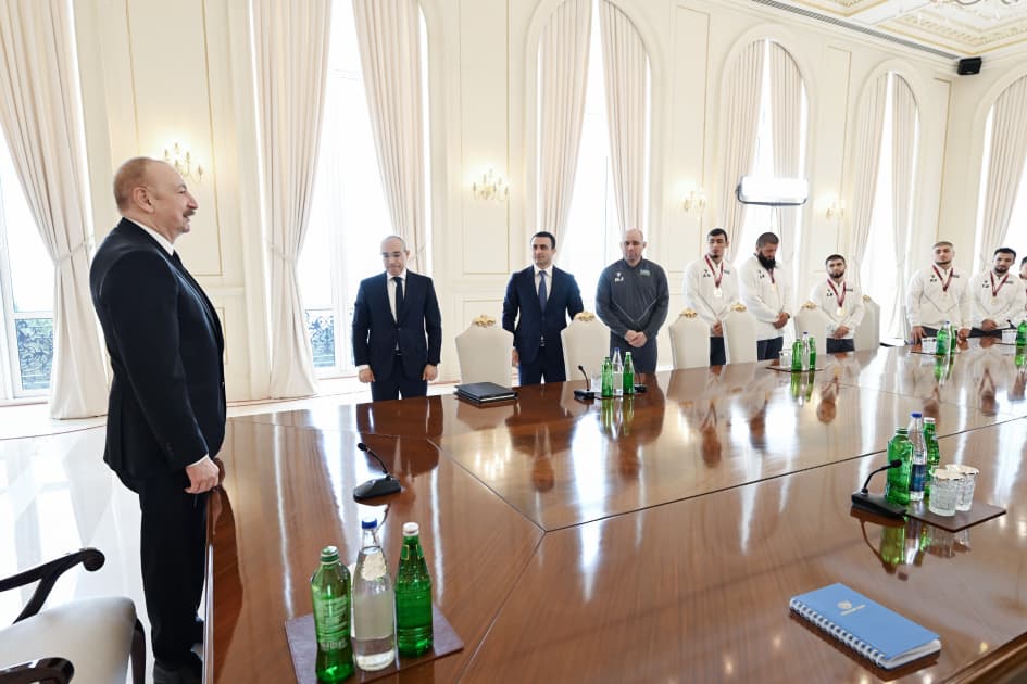 Prezidet İlham Əliyev Avropa çempionlarını təbrik etdi: "Azərbaycan güləşi yeni zirvələrdədir" Prezidet İlham Əliyev Avropa çempionlarını təbrik etdi: "Azərbaycan güləşi yeni zirvələrdədir" - Şəkil 5