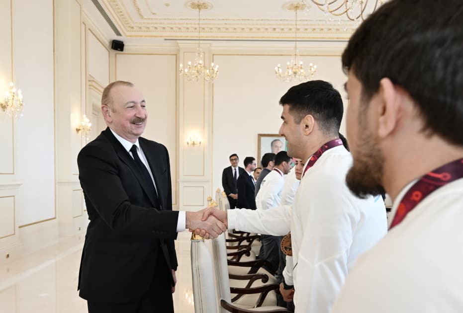 Prezidet İlham Əliyev Avropa çempionlarını təbrik etdi: "Azərbaycan güləşi yeni zirvələrdədir" Prezidet İlham Əliyev Avropa çempionlarını təbrik etdi: "Azərbaycan güləşi yeni zirvələrdədir" - Şəkil 15