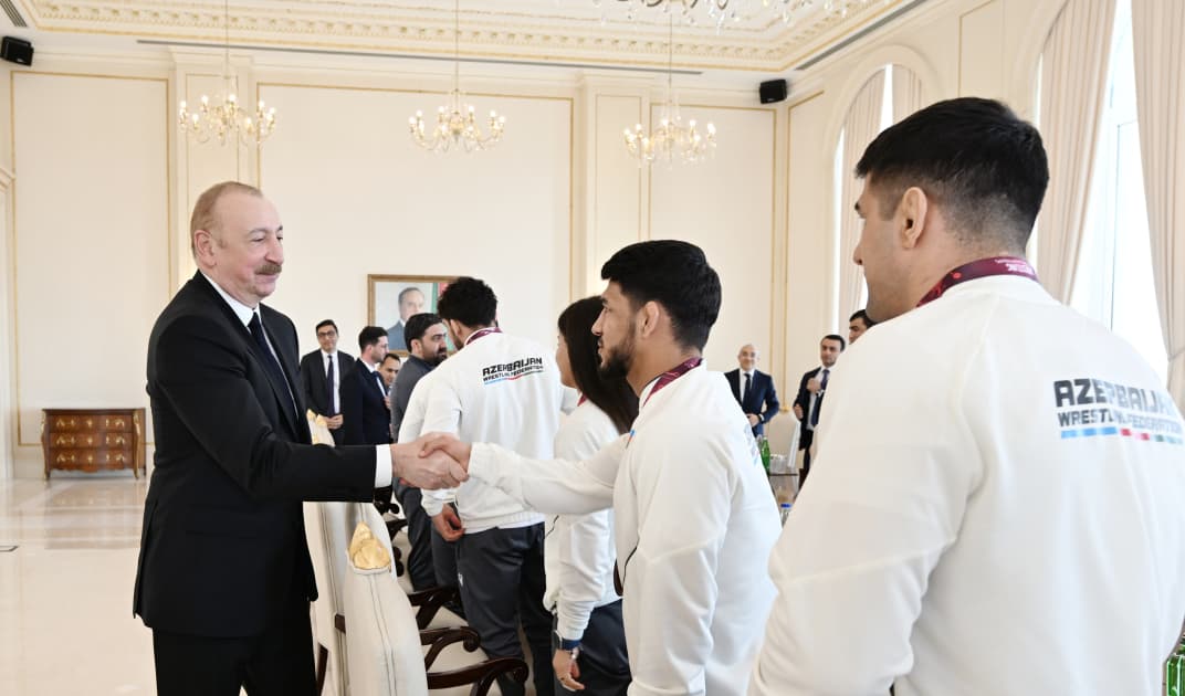 Prezidet İlham Əliyev Avropa çempionlarını təbrik etdi: "Azərbaycan güləşi yeni zirvələrdədir" Prezidet İlham Əliyev Avropa çempionlarını təbrik etdi: "Azərbaycan güləşi yeni zirvələrdədir" - Şəkil 16