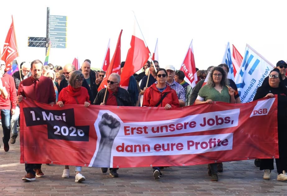 Almaniyada 1 May aksiyalarında yüz minlərlə insan iştirak edib Almaniyada 1 May aksiyalarında yüz minlərlə insan iştirak edib