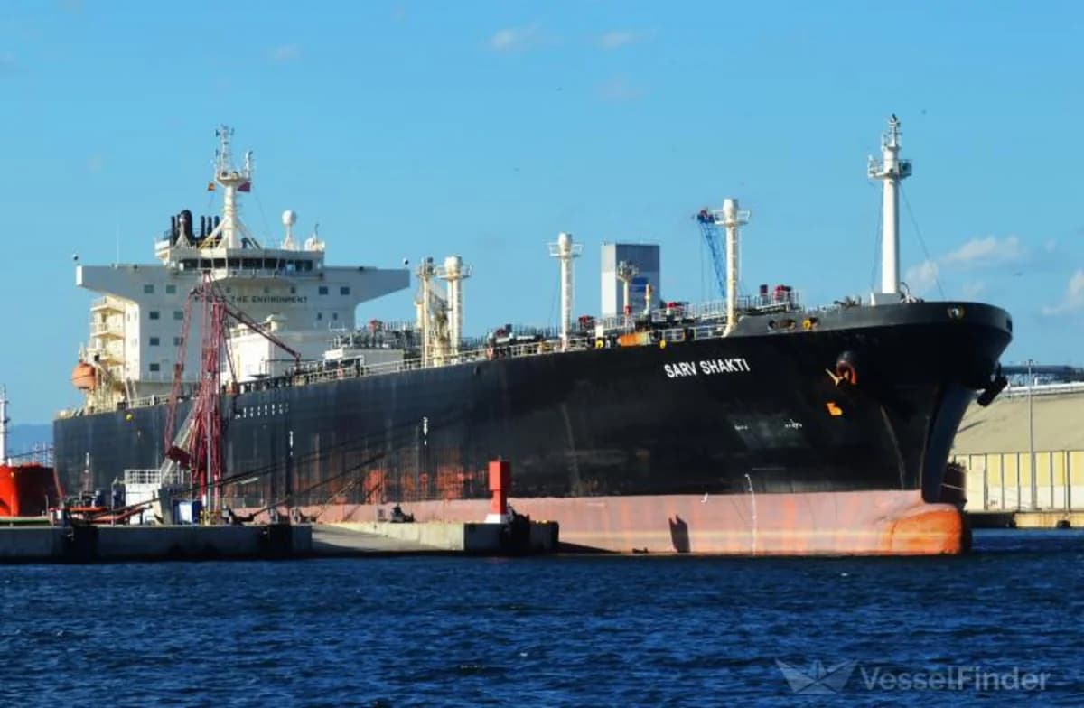Hindistan yükü daşıyan tanker Ormuz boğazını təhlükəsiz keçib Hindistan yükü daşıyan tanker Ormuz boğazını təhlükəsiz keçib