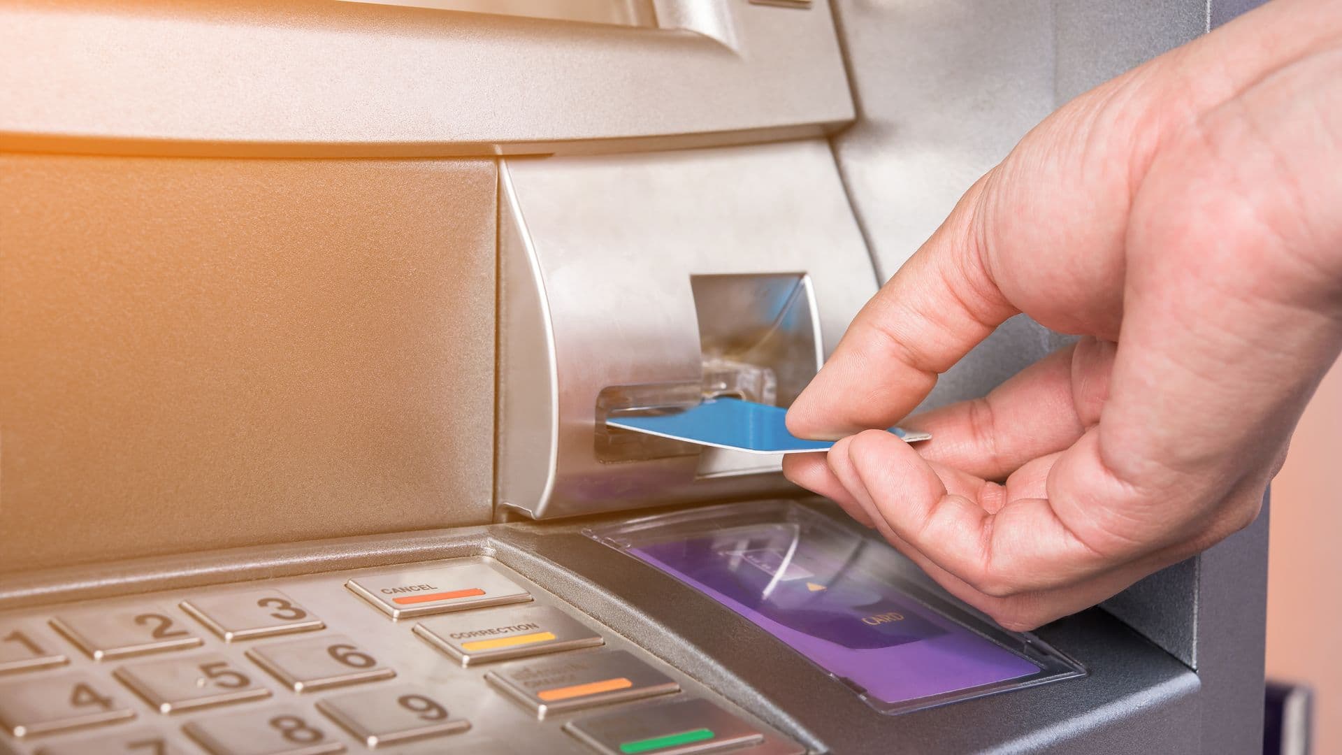 Azərbaycanda bankomat əməliyyatlarının həcmi 4,031 milyard manata çatıb