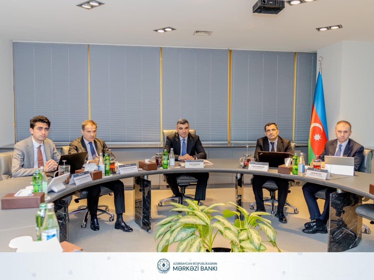 AMB Harvard Universiteti ilə maliyyə bazarlarının inkişafı üzrə əməkdaşlığı müzakirə edib