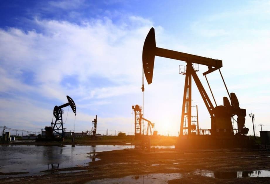 Goldman Sachs: Qlobal neft ehtiyatları son 8 ilin minimumuna enib