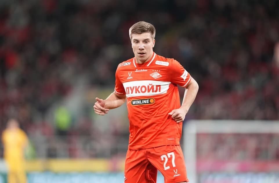 “Spartak” yarımmüdafiəçi Dmitriyevlə müqaviləni uzadıb