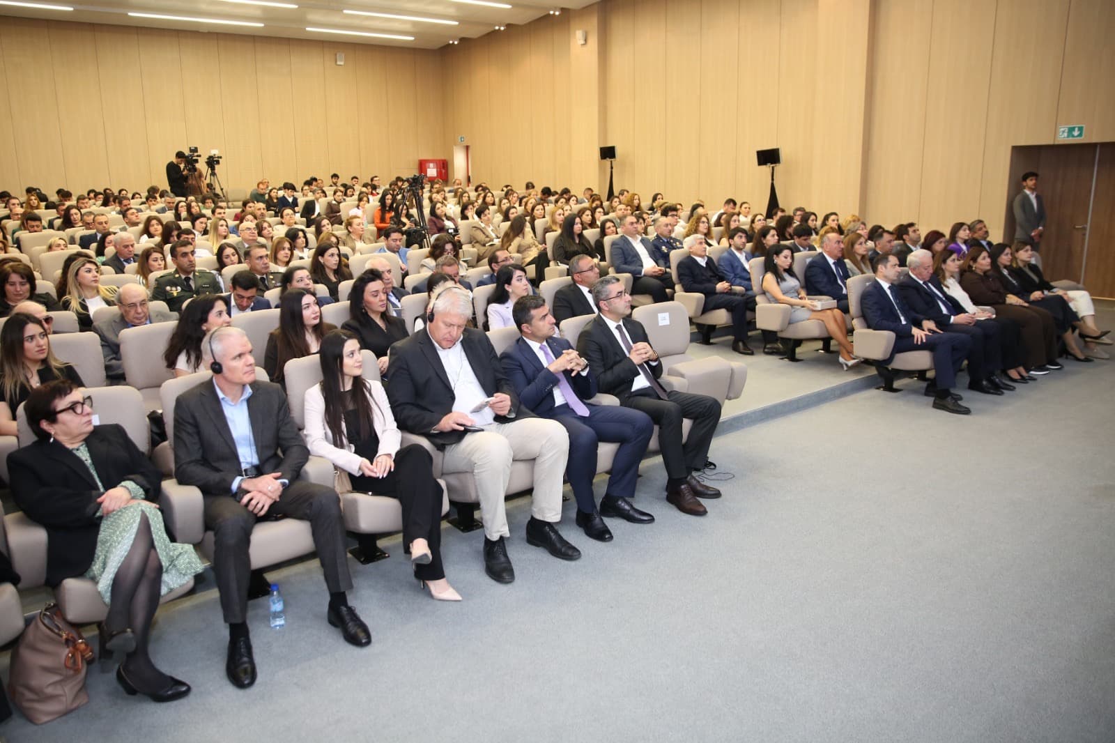 Bakı Ali Neft Məktəbinin 11 proqramı beynəlxalq akkreditasiyadan keçib Bakı Ali Neft Məktəbinin 11 proqramı beynəlxalq akkreditasiyadan keçib - Şəkil 13
