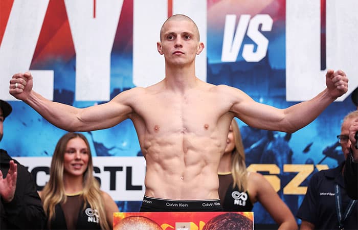 Nikita Tszyu WBO International kəmərini qazanıb