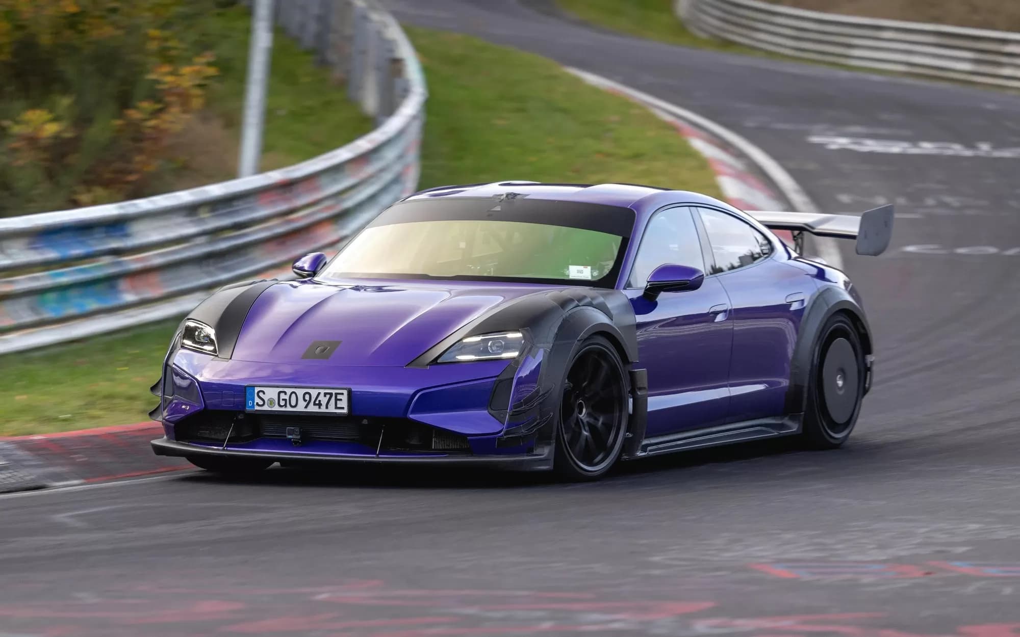 Porsche Taycan Turbo GT Manthey Kit Nürburqrinqdə yeni rekord qırdı