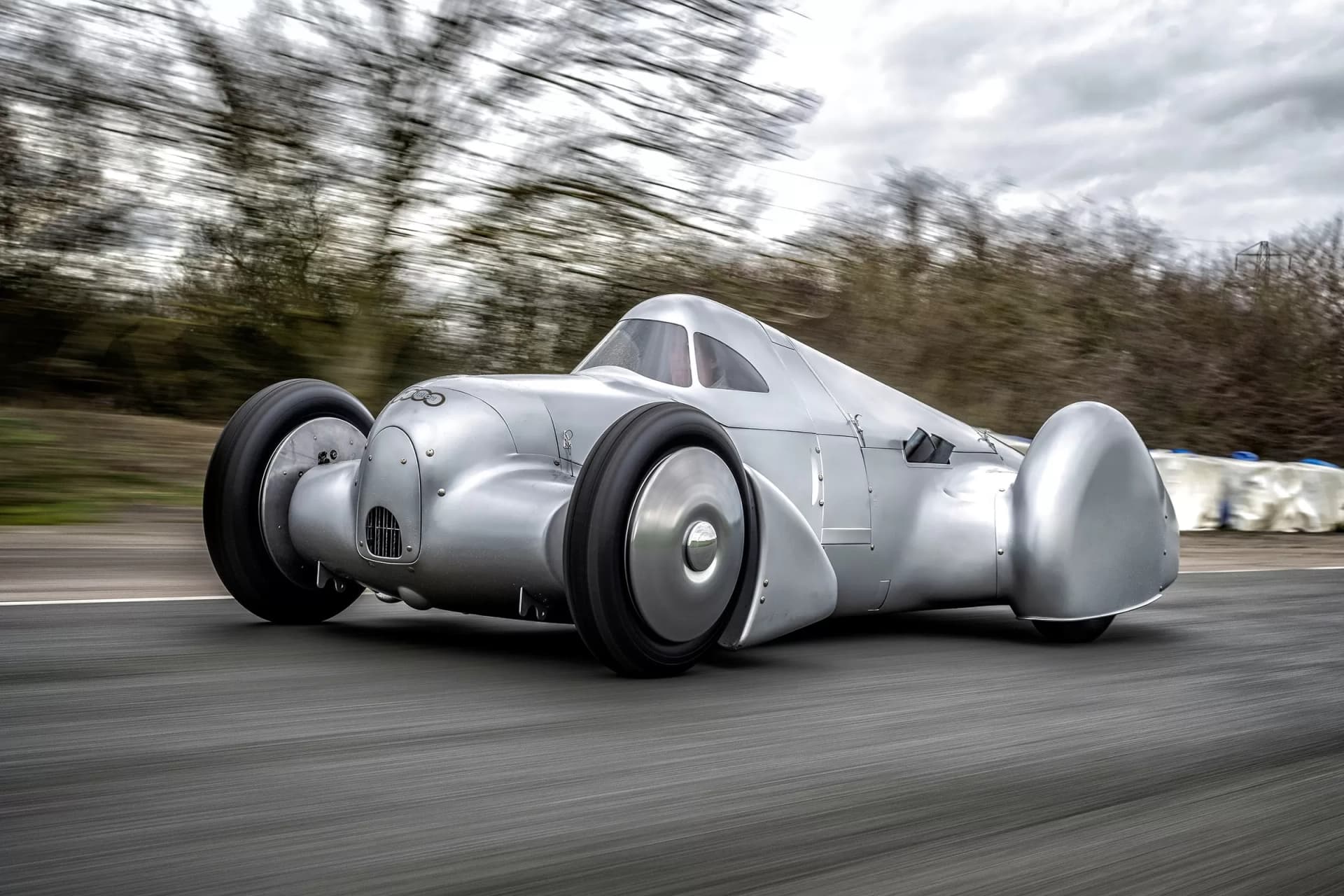 Audi 1935-ci ilin rekord “Auto Union Lucca” bolidini yenidən yaradıb
