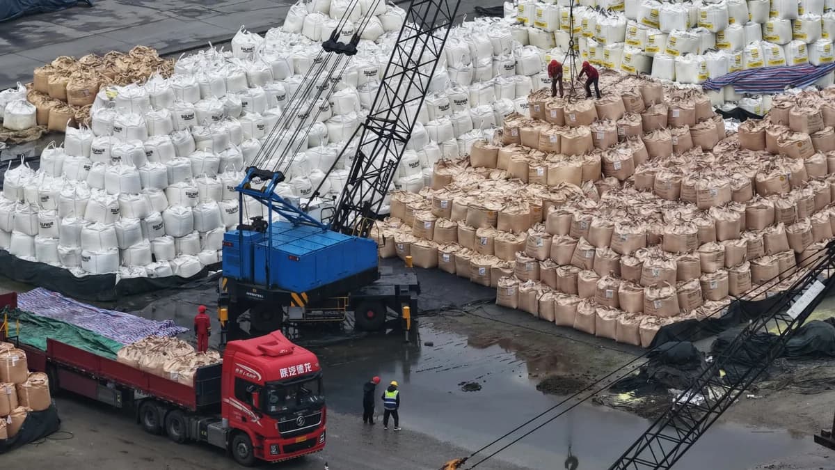 Yaxın Şərq münaqişəsi dünya bazarında kükürd turşusu çatışmazlığı yaradıb