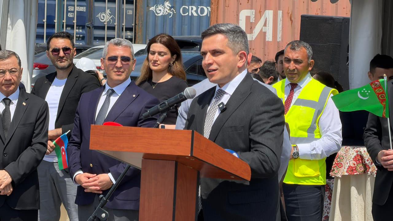 Türkmənistanda inşa olunan ilk quru yük gəmisi Bakı Limanına çatıb - Şəkil 3
