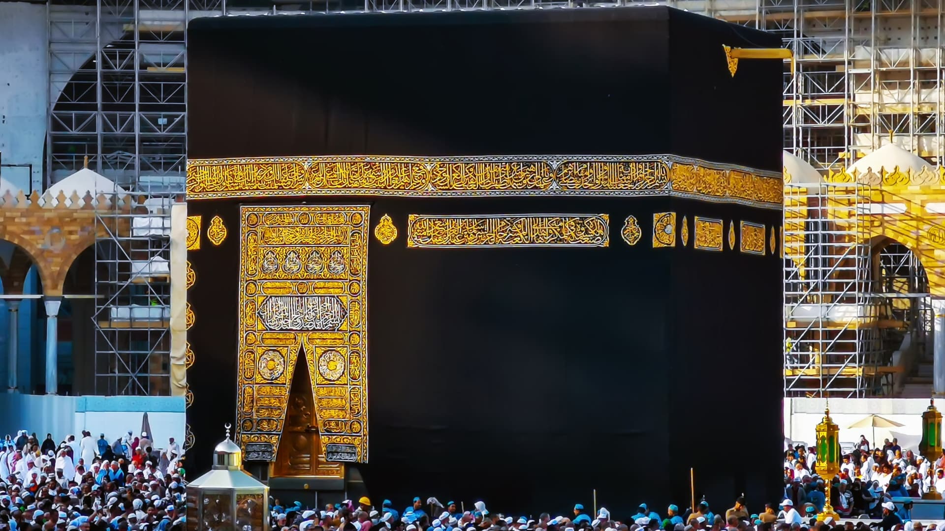Ümrə ziyarəti zamanı çətinliklə üzləşən Azərbaycanlı turistlərə dəstək