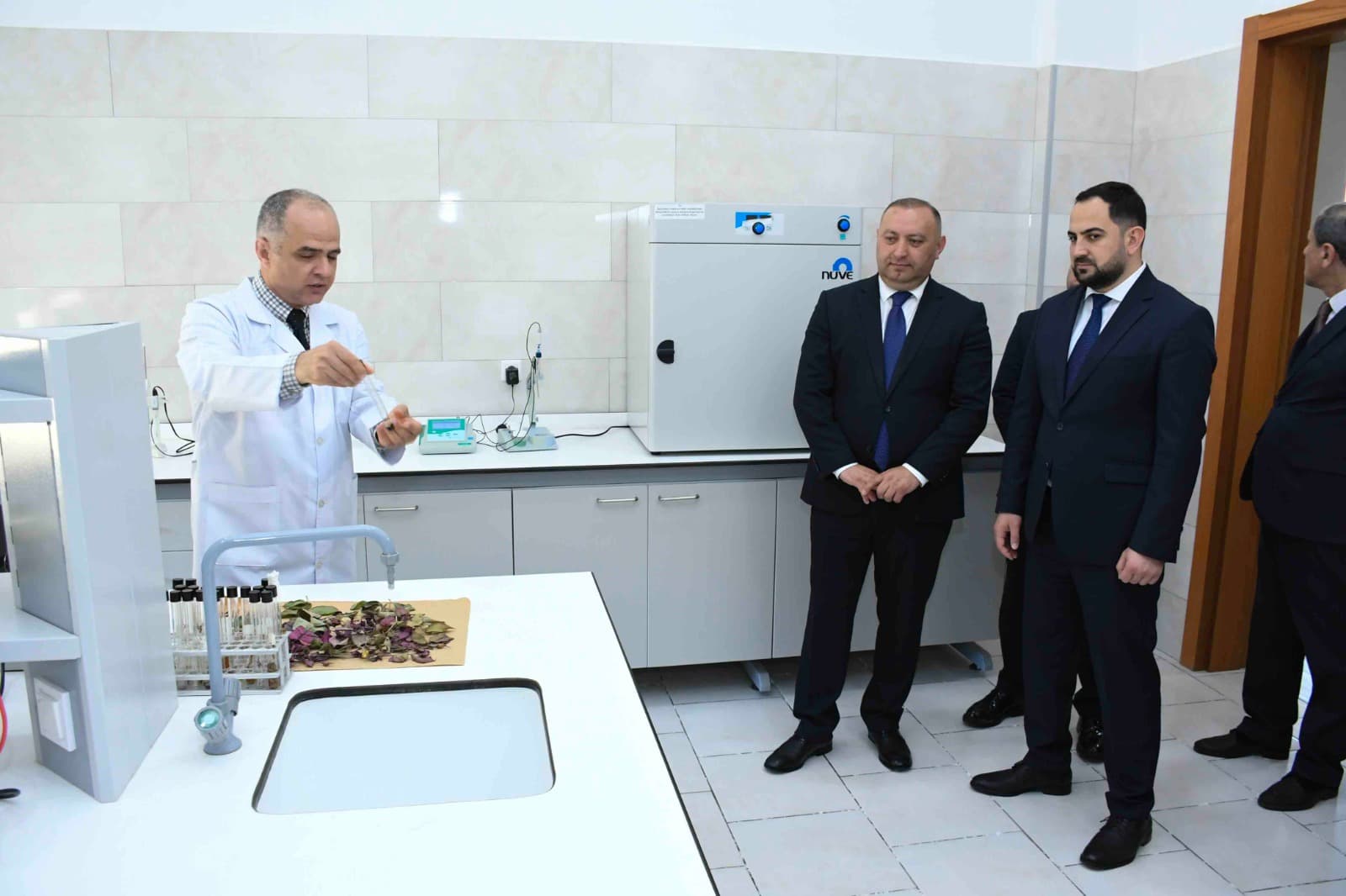 ADAU-da Biotexnologiya üzrə Bitkilərin Adaptasiya Otağının açılışı olub - Şəkil 6