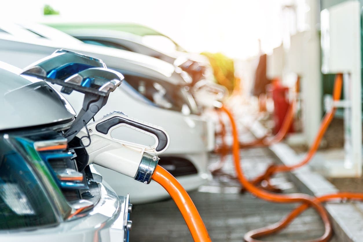 Azərbaycanda elektrik və hibrid avtomobil kreditlərinin payı sürətlə artır - AMB