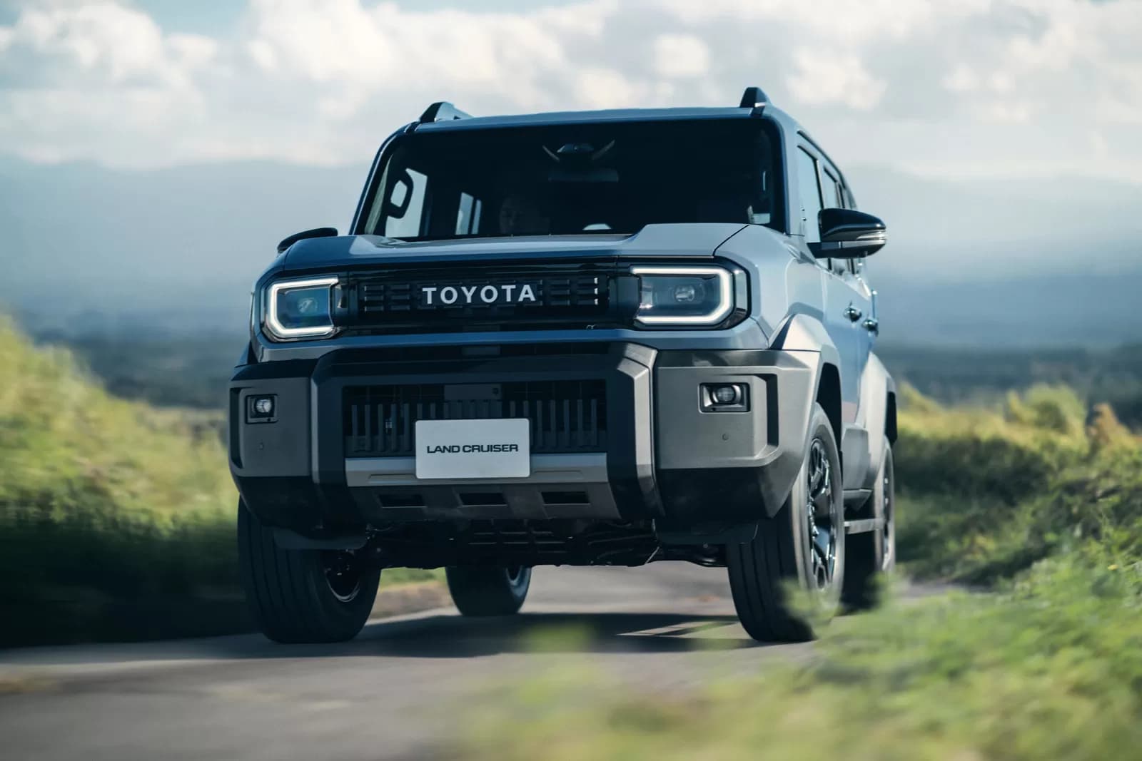 Toyota Land Cruiser FJ satışa çıxarılıb