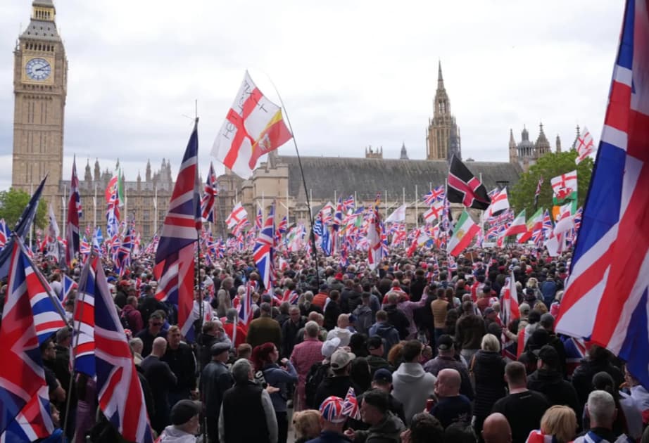 Londonda iki böyük etiraz aksiyası keçirilib