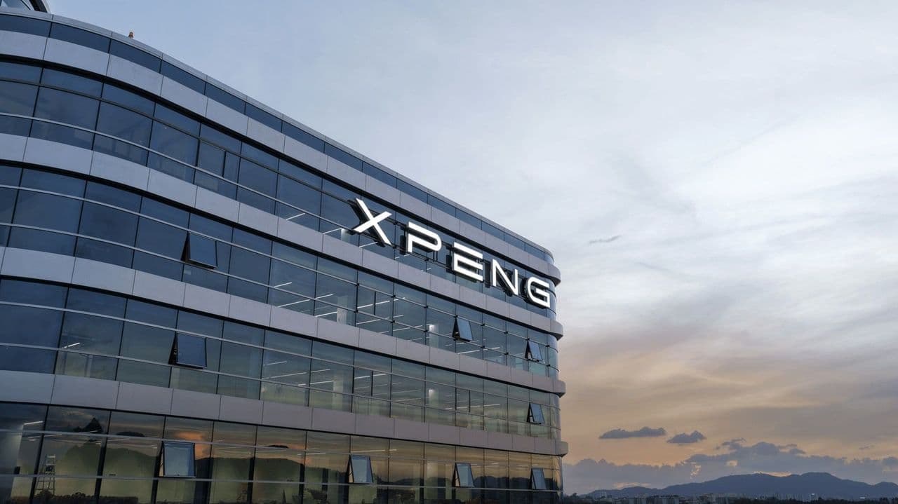 XPeng Quançjouda robotaksi istehsalına başlayıb