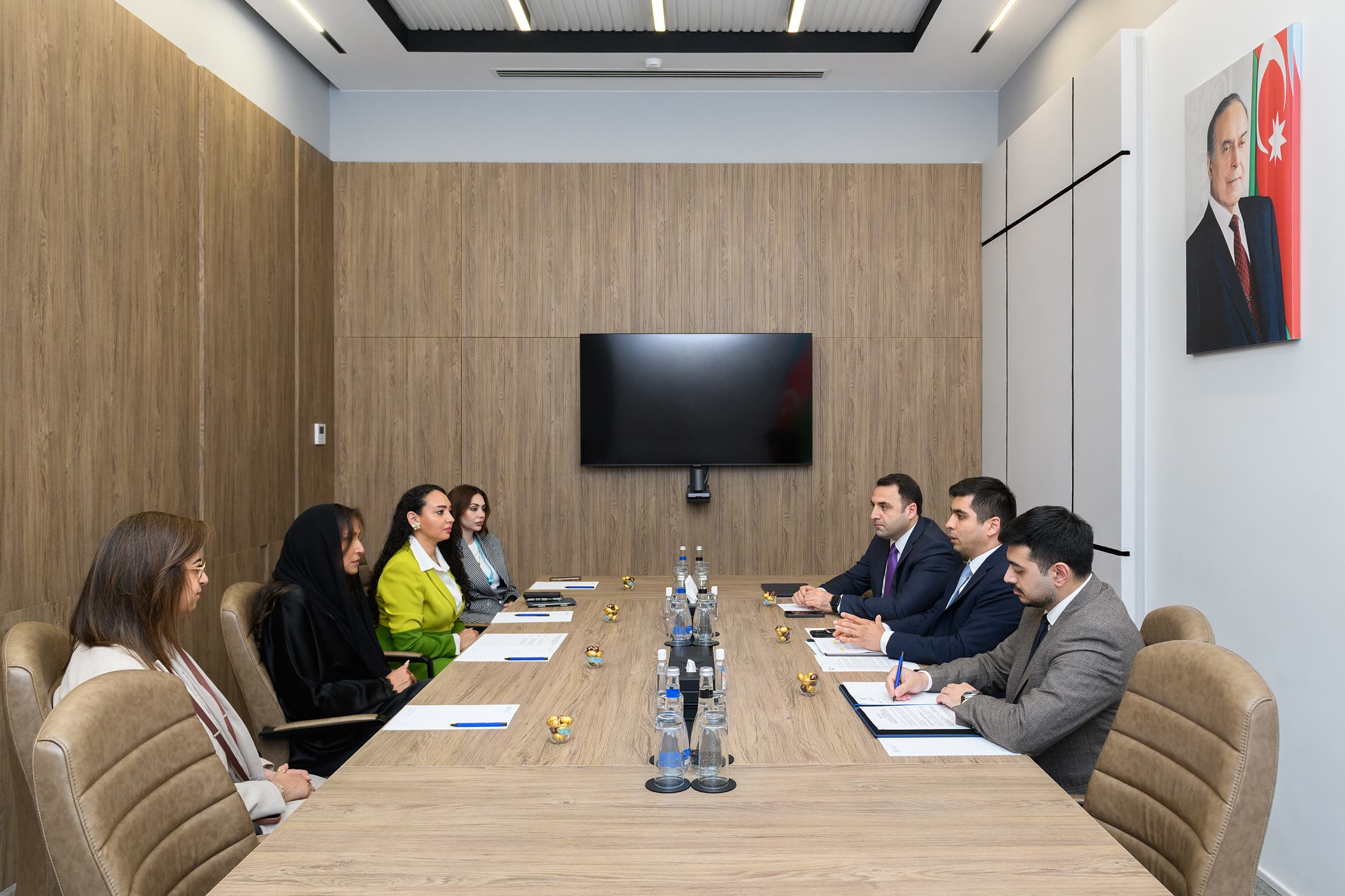 Rəşad Həsənov “Alwaleed Philanthropies” nümayəndəsi ilə rəqəmsal inkişaf sahəsində əməkdaşlığı müzakirə edib