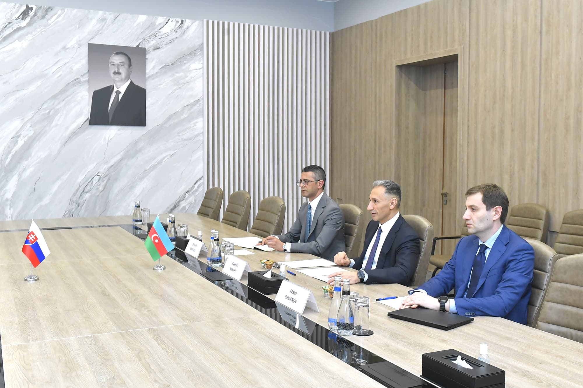 Rəşad Nəbiyev Slovakiya rəsmisi ilə rəqəmsallaşma və innovasiya sahəsində əməkdaşlığı müzakirə edib - Şəkil 2
