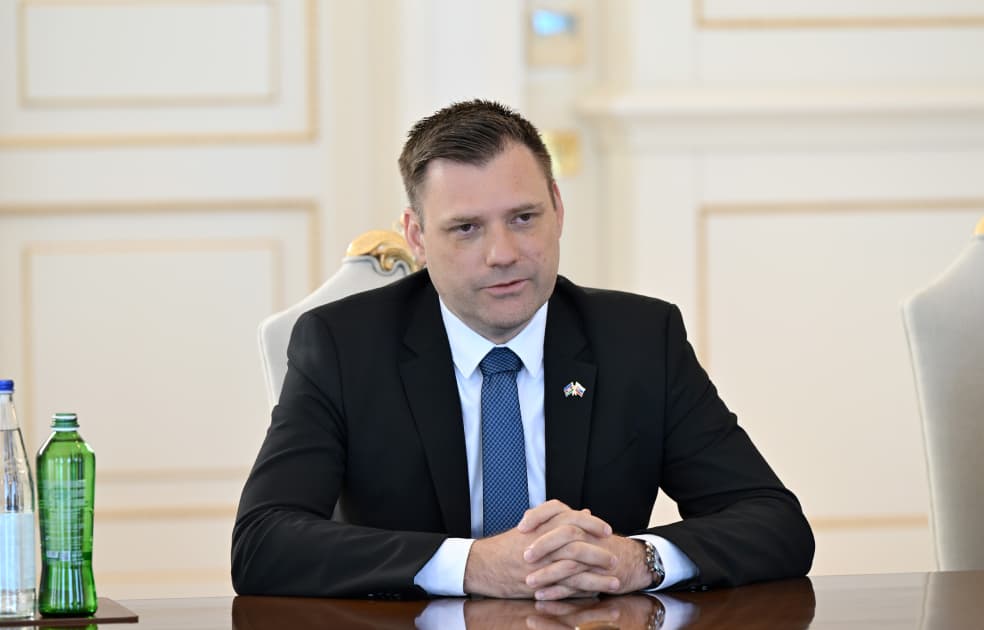 Prezident İlham Əliyev Slovakiya Baş nazirinin müavinini qəbul edib Prezident İlham Əliyev Slovakiya Baş nazirinin müavinini qəbul edib - Şəkil 3