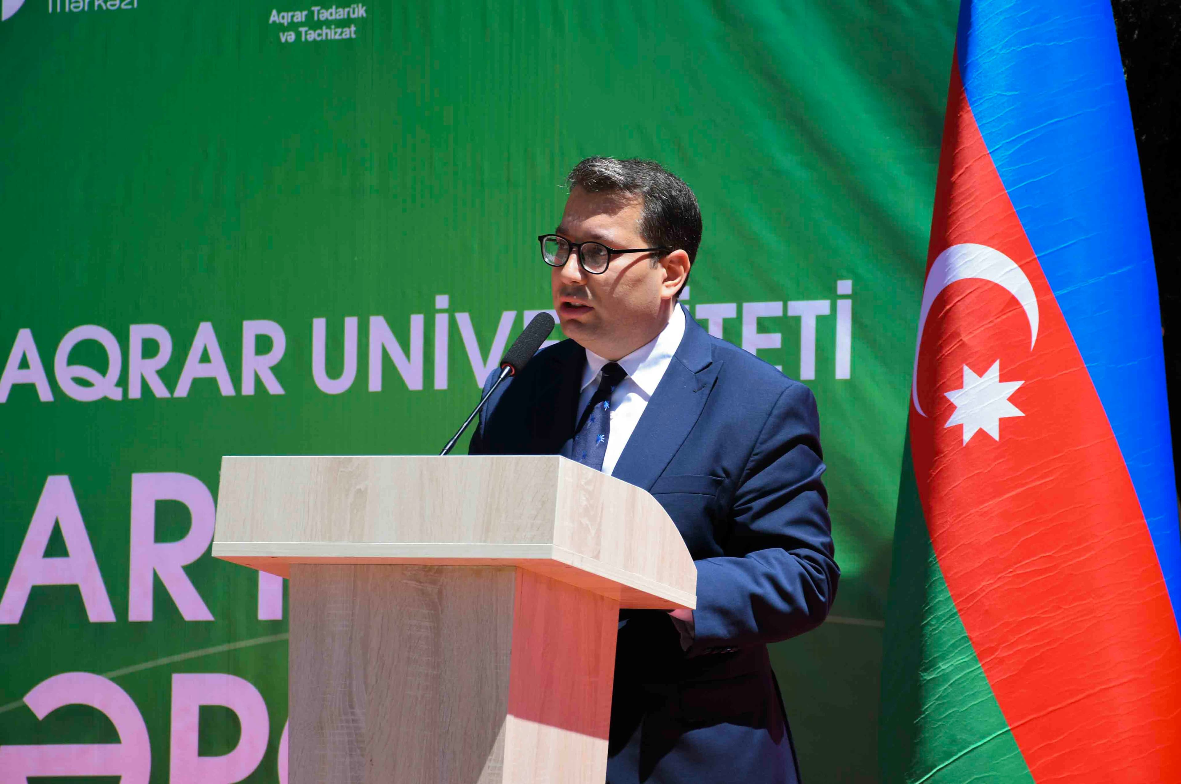ADAU-da 18-ci Karyera Sərgisi – 900-dən Çox Vakansiya Təqdim Olundu ADAU-da 18-ci Karyera Sərgisi – 900-dən Çox Vakansiya Təqdim Olundu - Şəkil 6