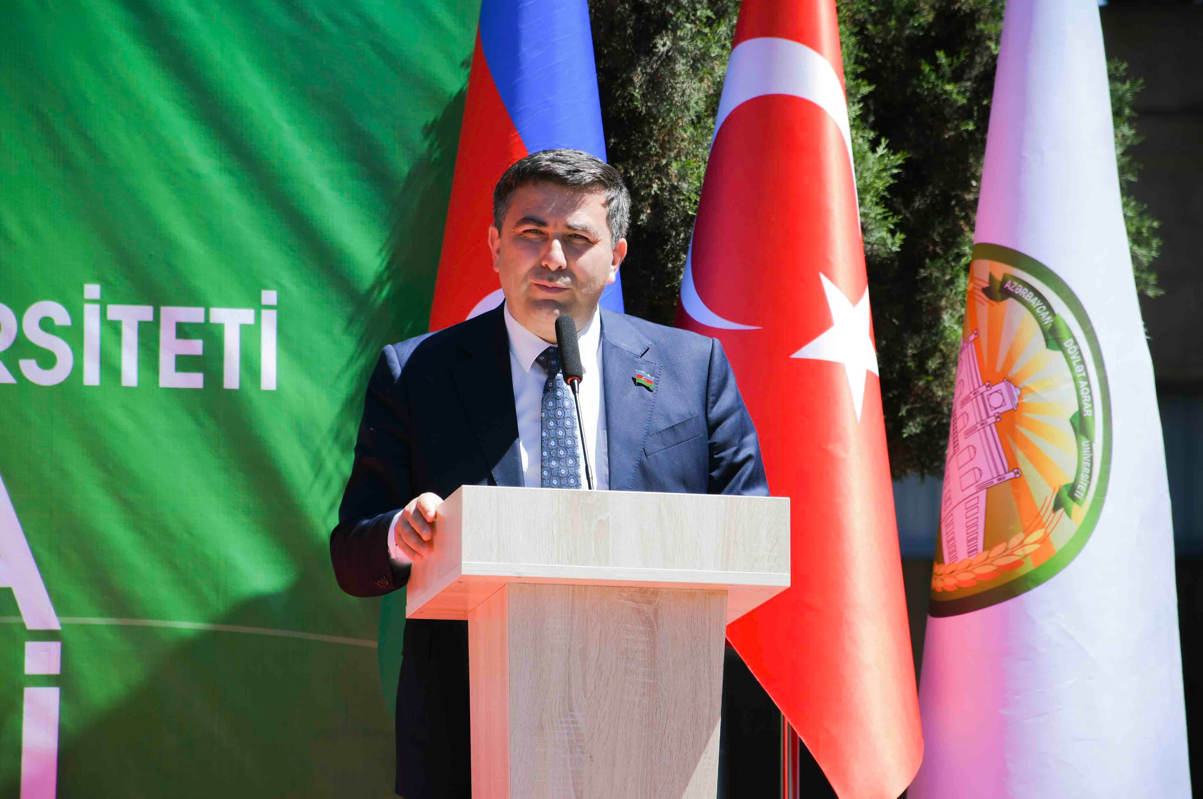 ADAU-da 18-ci Karyera Sərgisi – 900-dən Çox Vakansiya Təqdim Olundu ADAU-da 18-ci Karyera Sərgisi – 900-dən Çox Vakansiya Təqdim Olundu - Şəkil 7