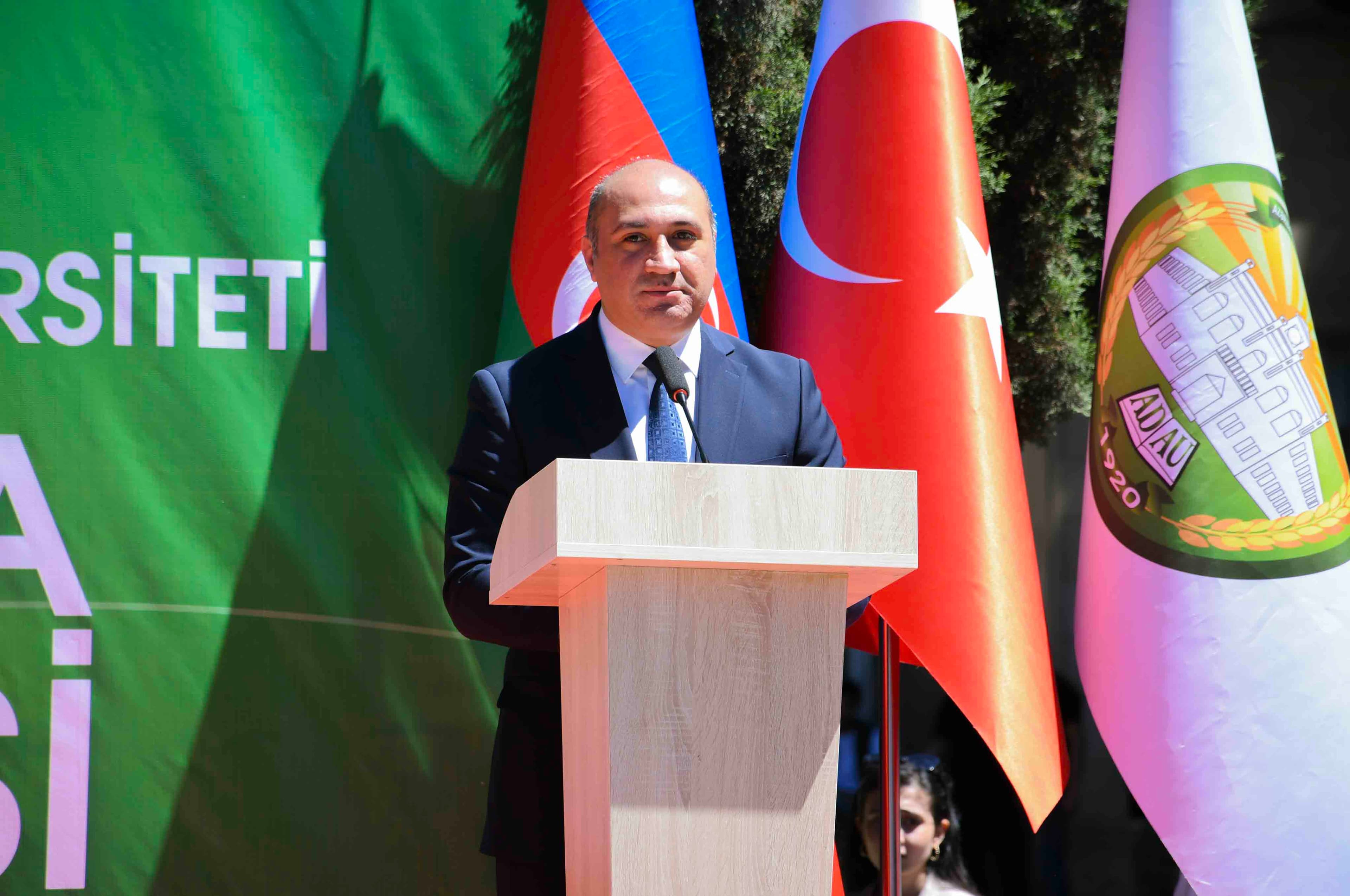 ADAU-da 18-ci Karyera Sərgisi – 900-dən Çox Vakansiya Təqdim Olundu ADAU-da 18-ci Karyera Sərgisi – 900-dən Çox Vakansiya Təqdim Olundu - Şəkil 10