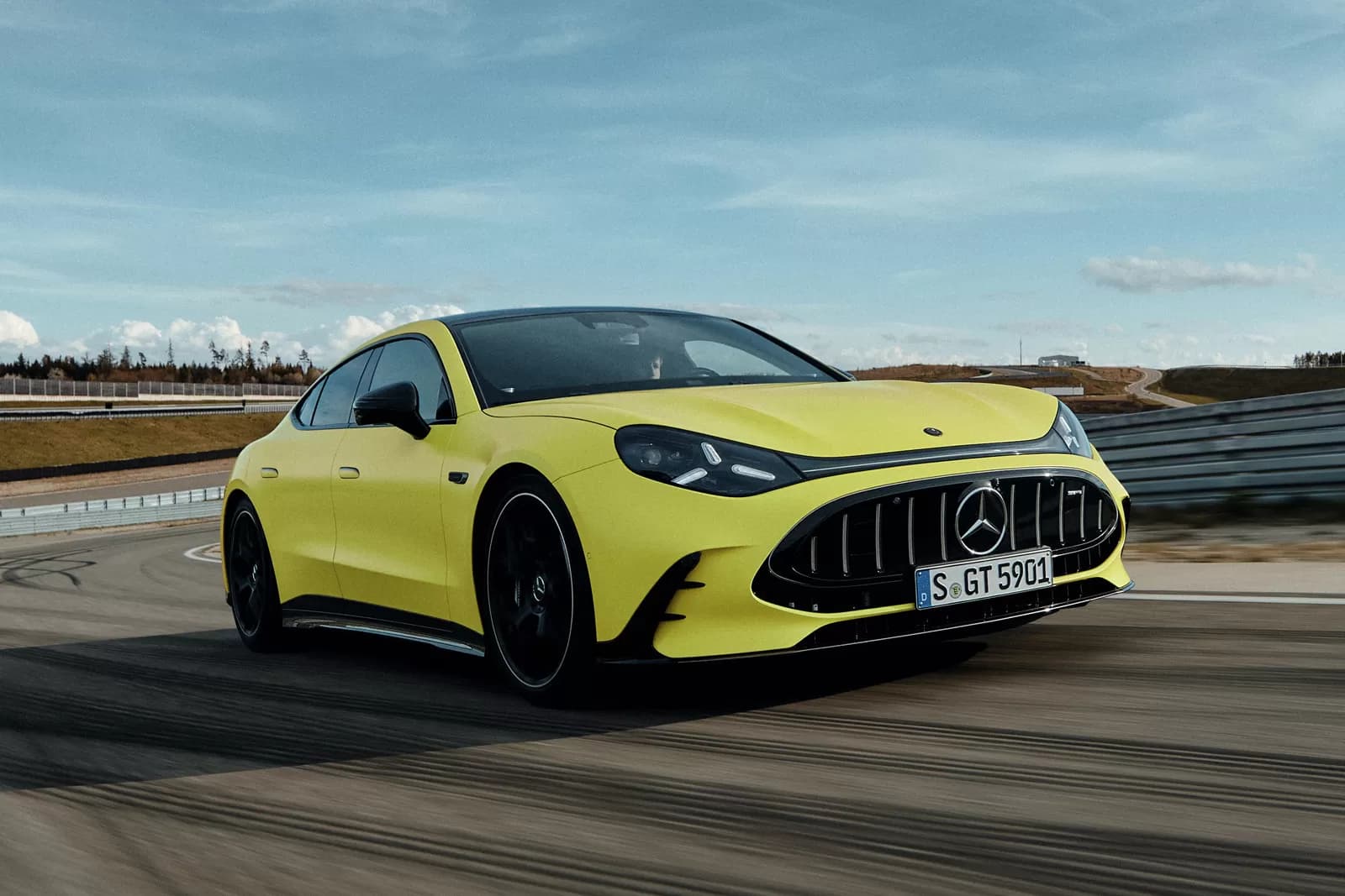Yeni Mercedes-AMG GT 4-door Coupe 1169 at gücünə malik elektrik qurğusu ilə təqdim olunub
