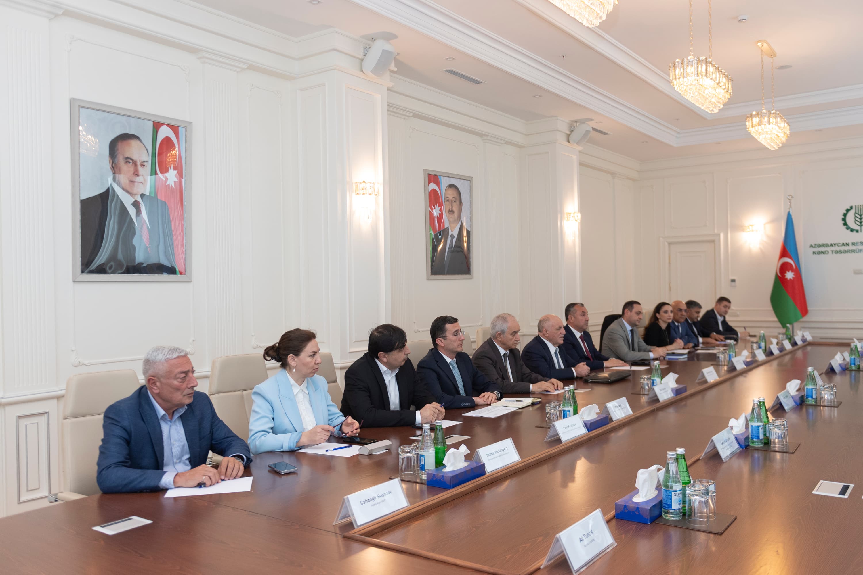 Aqrar sahədə dövlət-özəl əməkdaşlığı müzakirə edilib Aqrar sahədə dövlət-özəl əməkdaşlığı müzakirə edilib - Şəkil 4
