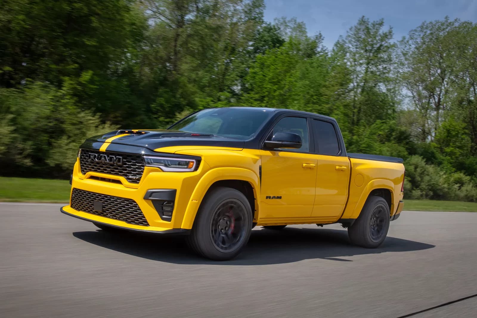 Ram 1500 pikapı üçün yeni Rumble Bee seriyası təqdim olunub