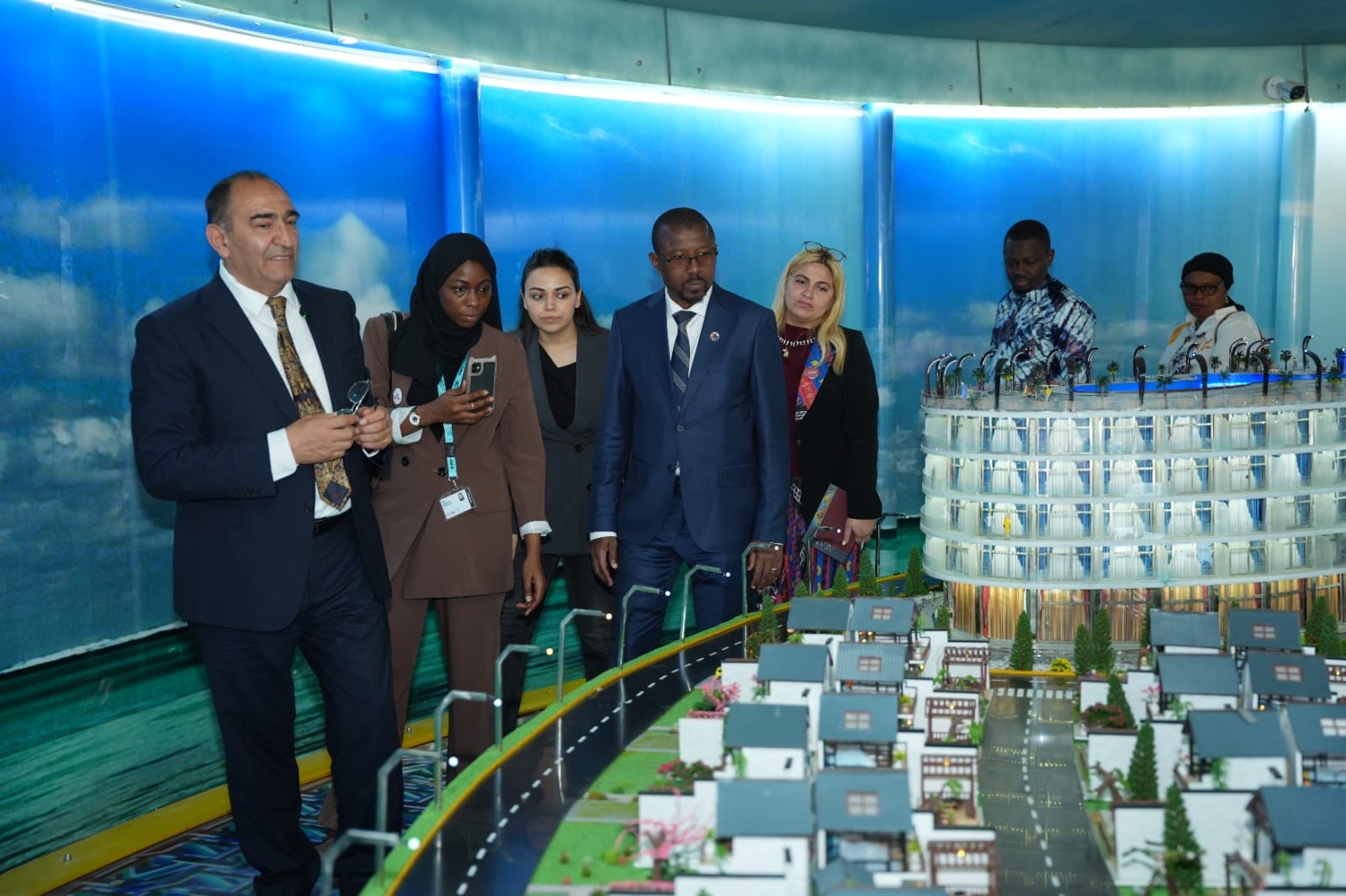 Rəna Qəfərova: WUF13 Azərbaycan–Afrika əməkdaşlığı üçün yeni imkanlar yaradıb - Şəkil 5