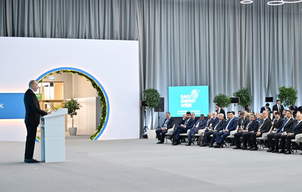 Prezident İlham Əliyev Bakı 31-ci “Baku Energy Forum”un rəsmi açılış mərasimində iştirak edib - Şəkil 38