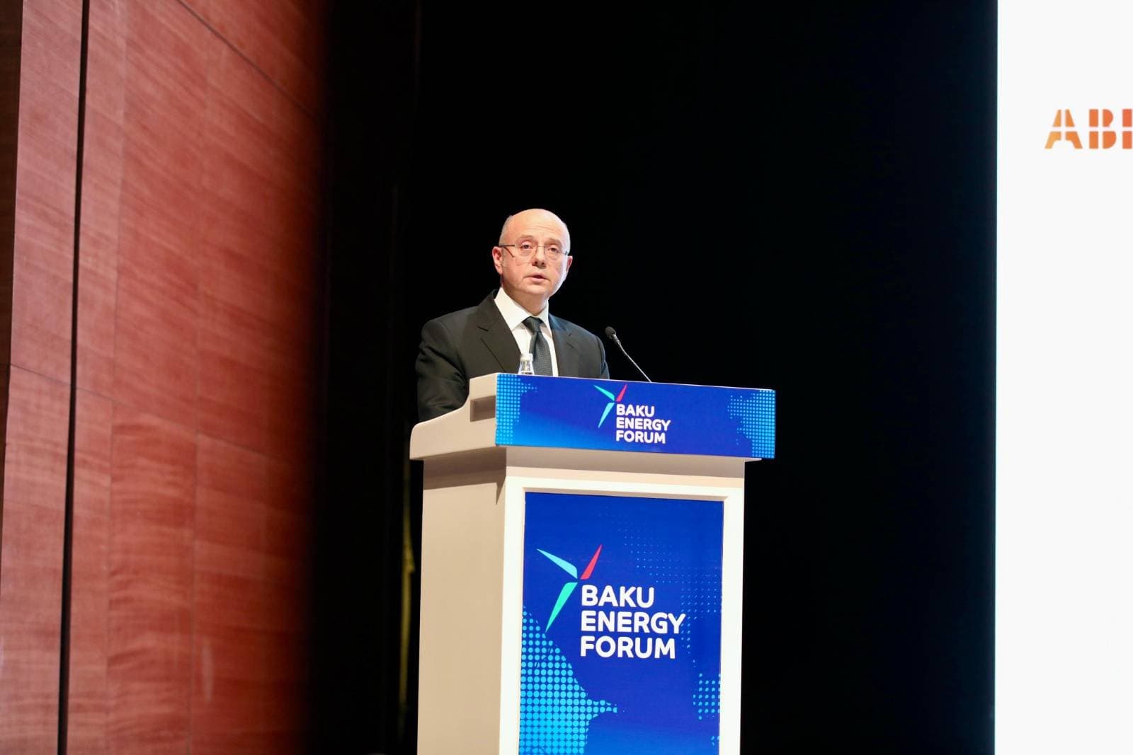 Bakı Enerji Forumunda Azərbaycanın Strateji Enerji və Logistika Rolu Vurğulanıb - Şəkil 2