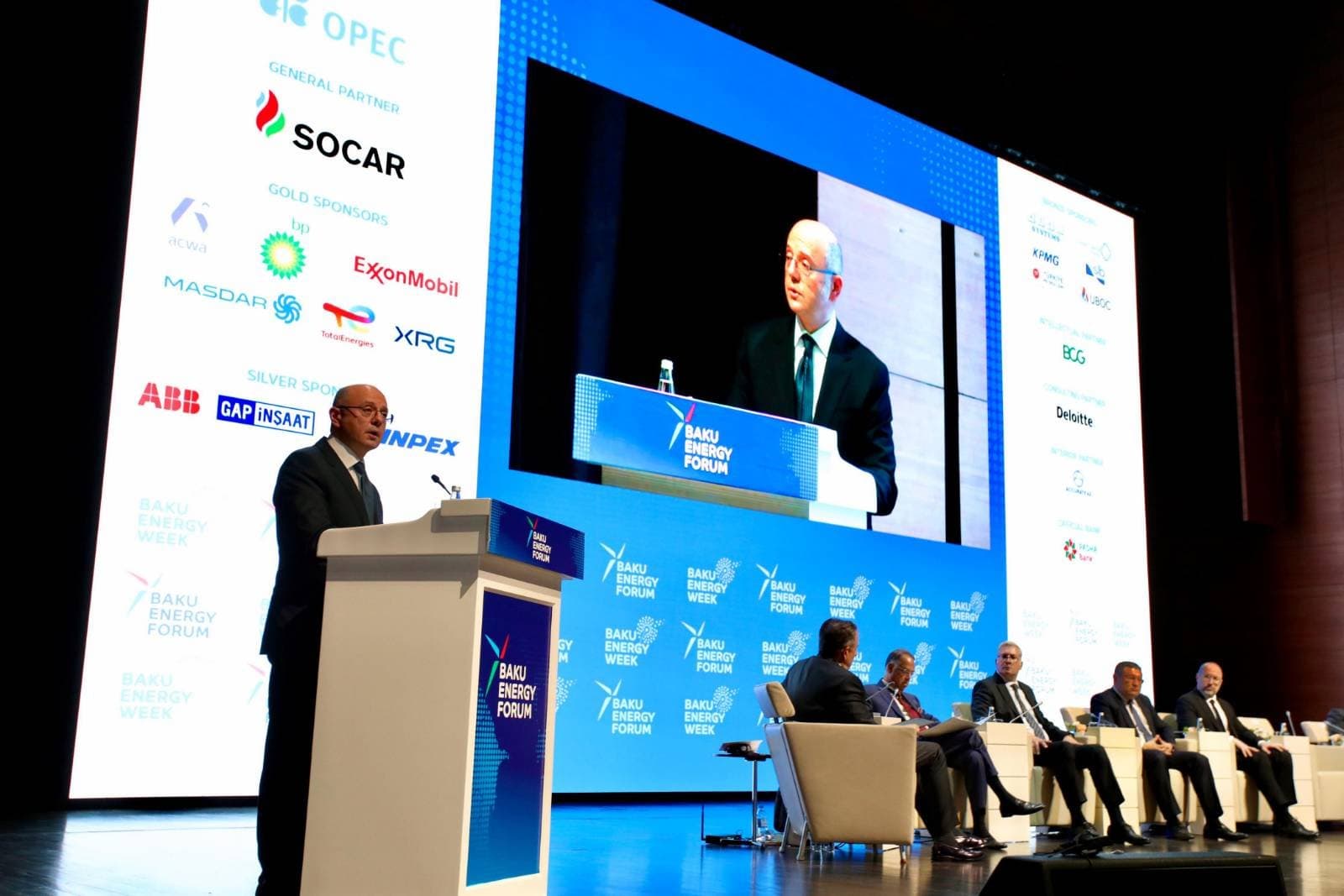 Bakı Enerji Forumunda Azərbaycanın Strateji Enerji və Logistika Rolu Vurğulanıb - Şəkil 4