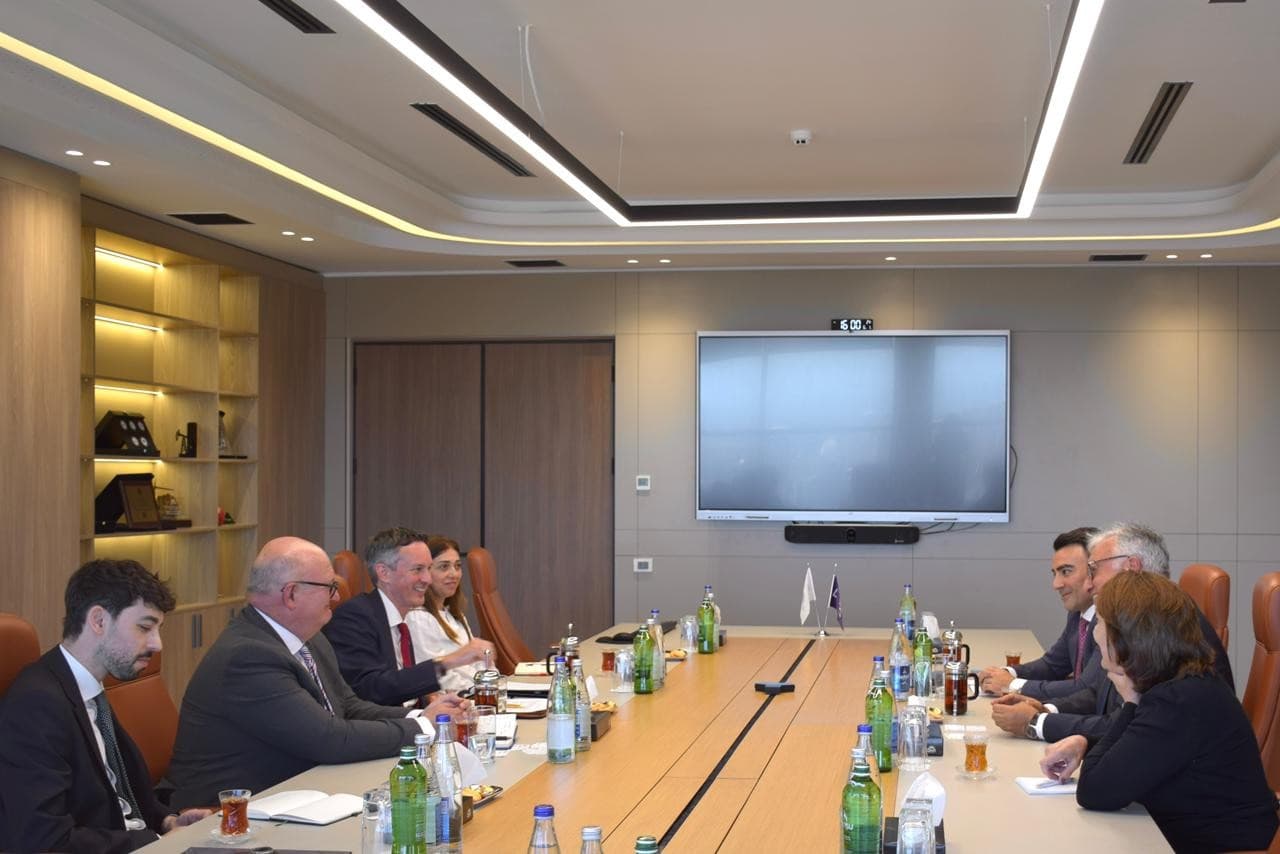 Bakı Fond Birjasında Böyük Britaniya nümayəndə heyəti ilə kapital bazarları üzrə görüş keçirilib