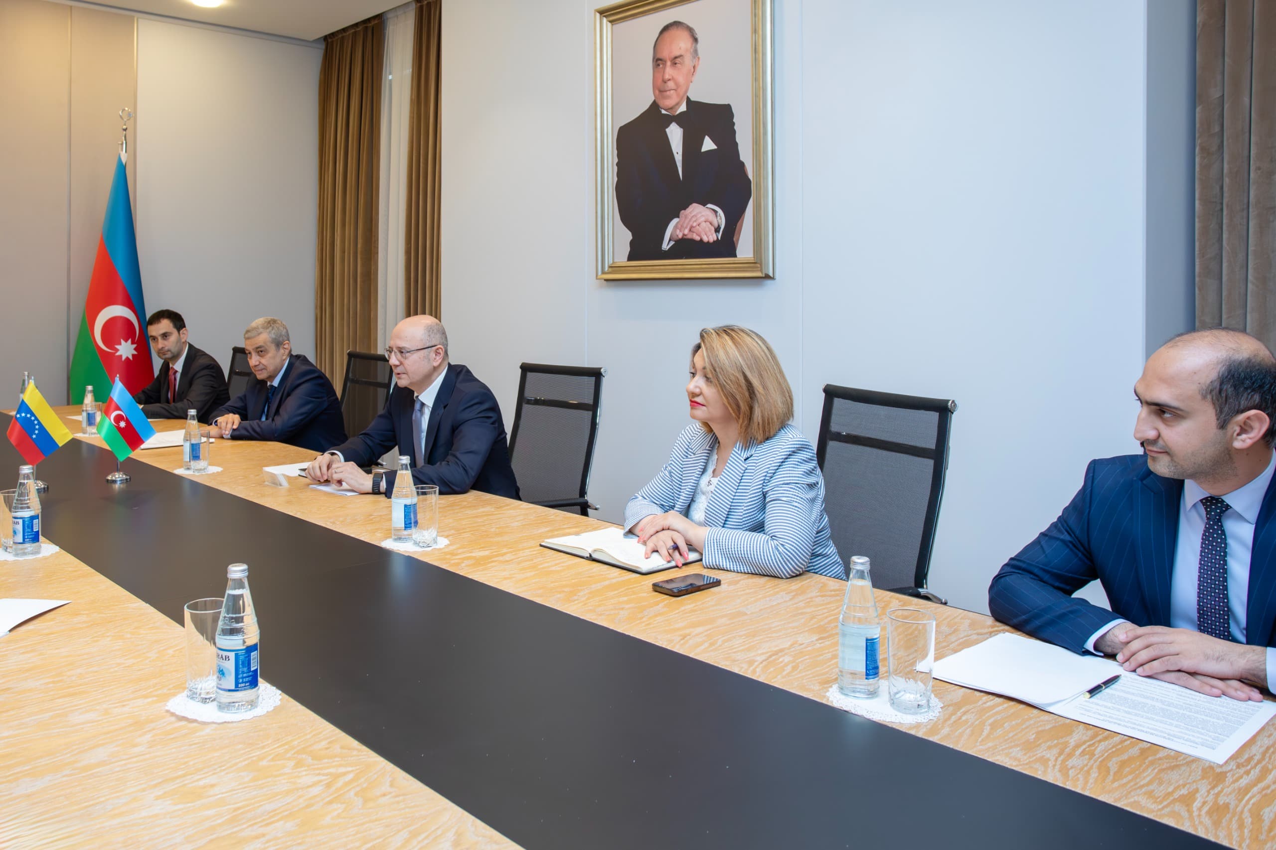 Energetika naziri Venesuela və İranın nazir müavinləri ilə görüşlər keçirib — 2
