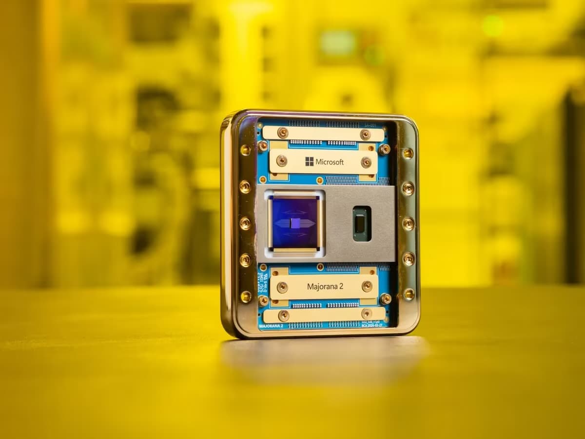 “Microsoft” yeni süni intellekt kompüteri və kvant prosessorunu təqdim edib