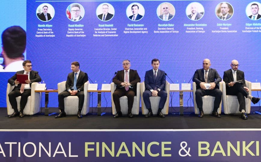 Vüsal Qasımlı Beynəlxalq Maliyyə və Bankçılıq Sammitində çıxış edib