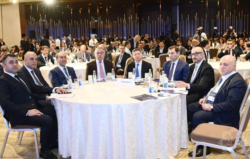 Vüsal Qasımlı Beynəlxalq Maliyyə və Bankçılıq Sammitində çıxış edib - Şəkil 4