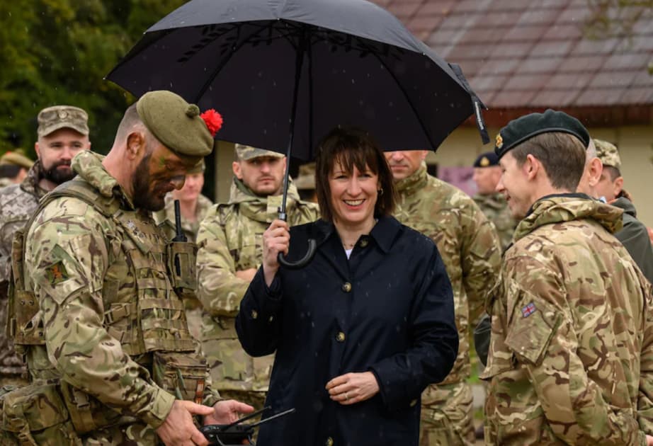 Britaniyada müdafiə xərclərinin artırılması üçün vergi artımı müzakirə olunur