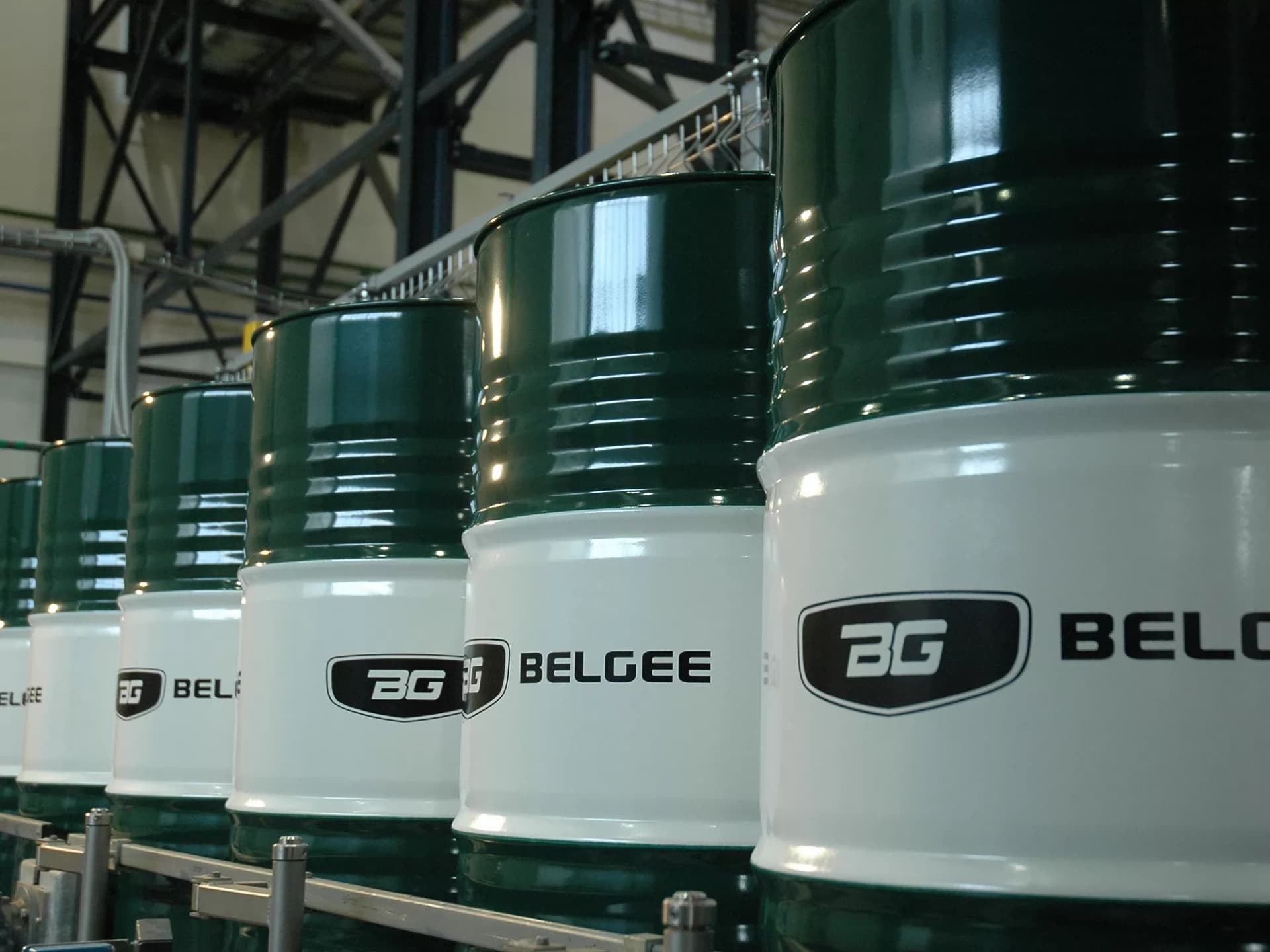 “Lukoil” Belgee markası üçün mühərrik yağı istehsalına başlayıb