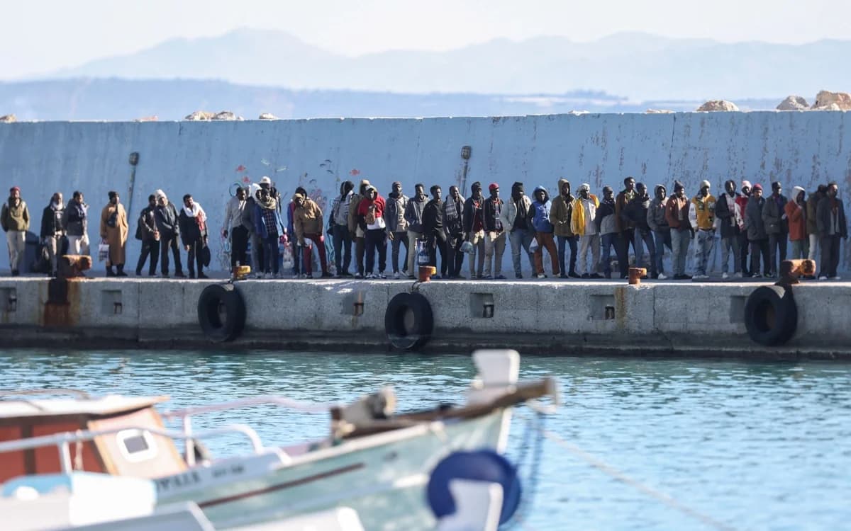 Yunanıstan sahil mühafizəsi Krit yaxınlığında təxminən 550 nəfəri xilas edib