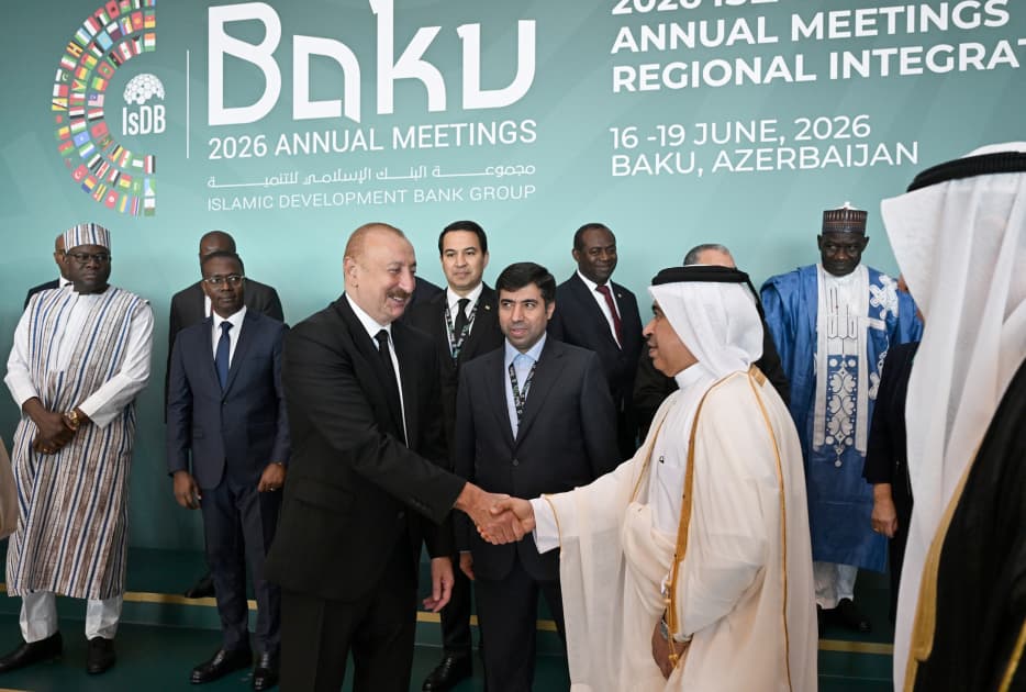 Prezident İlham Əliyevin iştirakı ilə Bakıda İslam İnkişaf Bankı Qrupunun 2026-cı il üzrə İllik Toplantılarının açılış mərasimi keçirilib - Şəkil 25