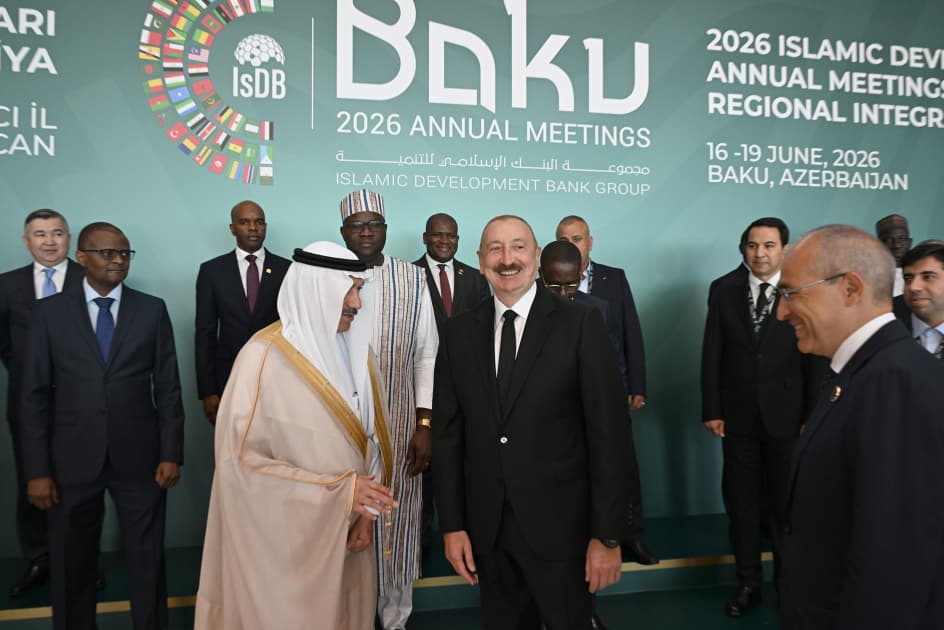 Prezident İlham Əliyevin iştirakı ilə Bakıda İslam İnkişaf Bankı Qrupunun 2026-cı il üzrə İllik Toplantılarının açılış mərasimi keçirilib - Şəkil 27