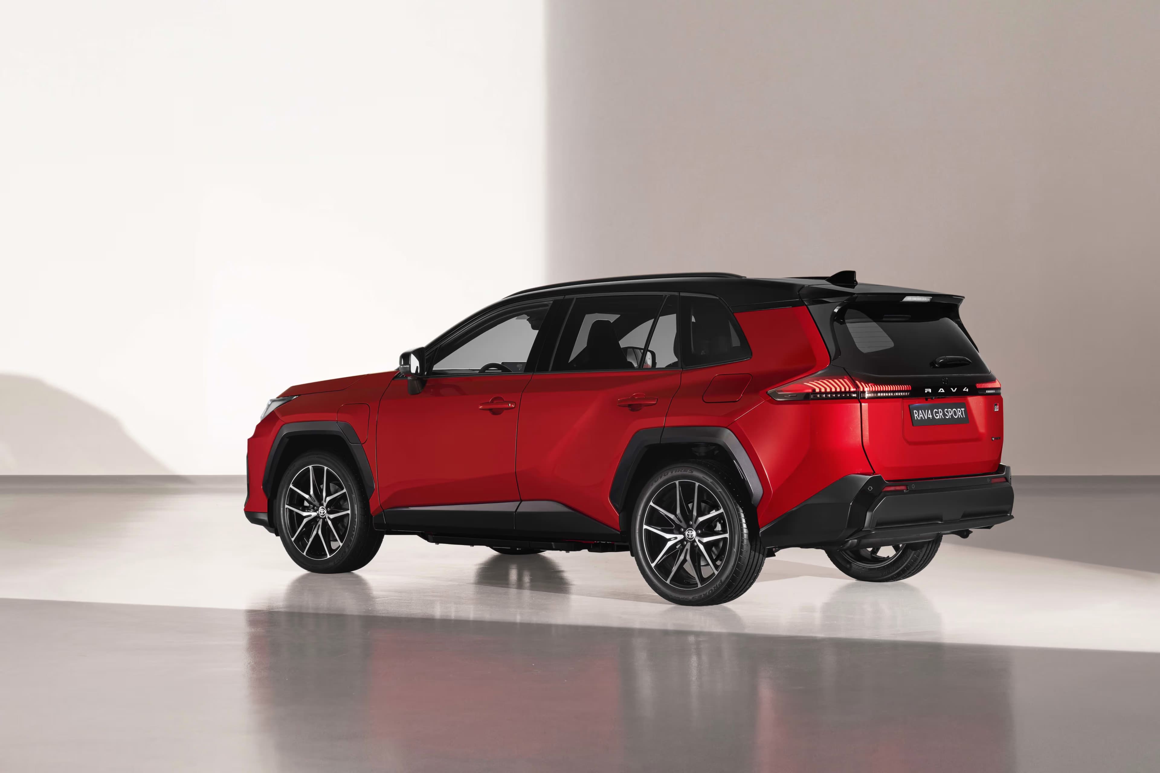 Azərbaycanda yeni Toyota RAV4: qiymət və texniki göstəricilər açıqlanıb — 5